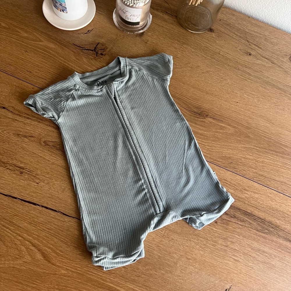 Little sleepies ribbed short sleeve stormy romper